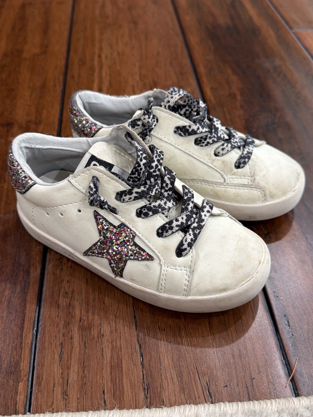 Kids White Glitter Star Sneakers with Black Pattern Laces